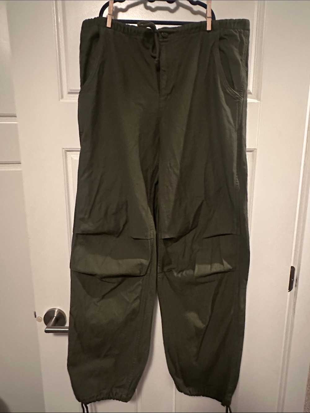 Aritzia Tna Cache Cargo Parachute Pants Green Khaki Size S EUC